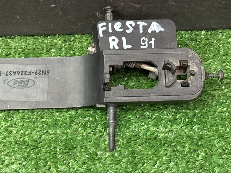 Кронштейн ручки двери Ford Fiesta