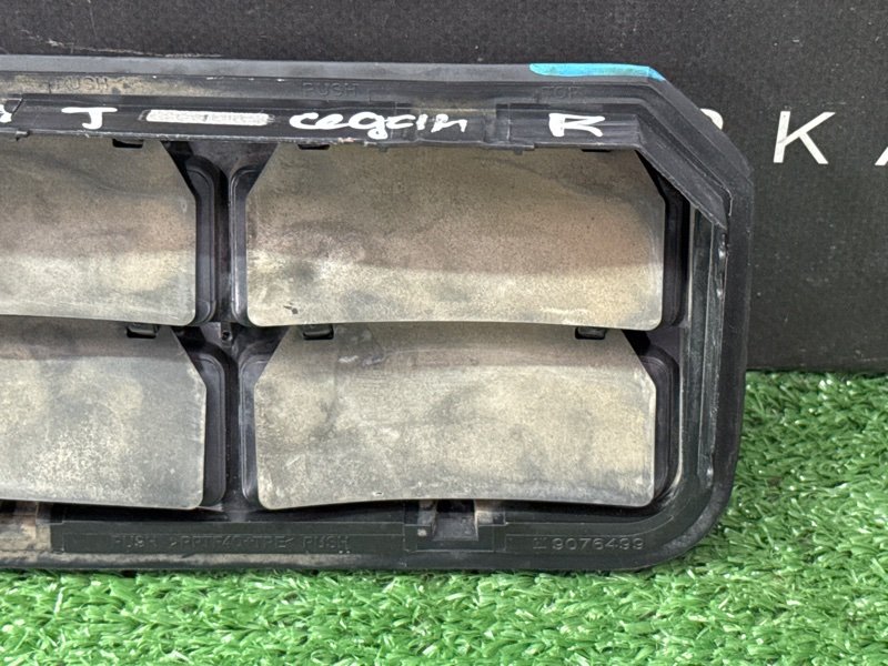 Решетка вентиляционная Opel Astra J