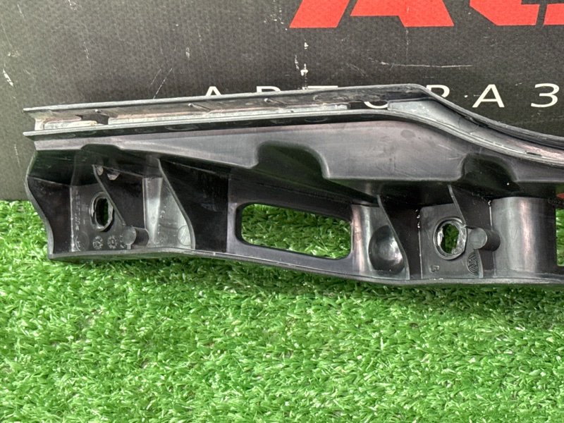 Кронштейн фары Volkswagen Passat B6