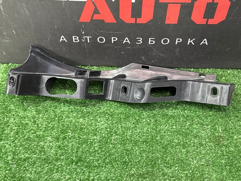 Кронштейн фары Volkswagen Passat B6