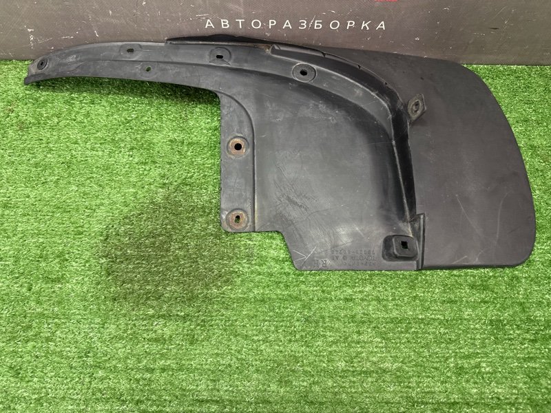 Брызговик Toyota Land Cruiser 200