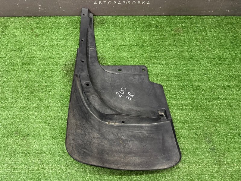 Брызговик Toyota Land Cruiser 200