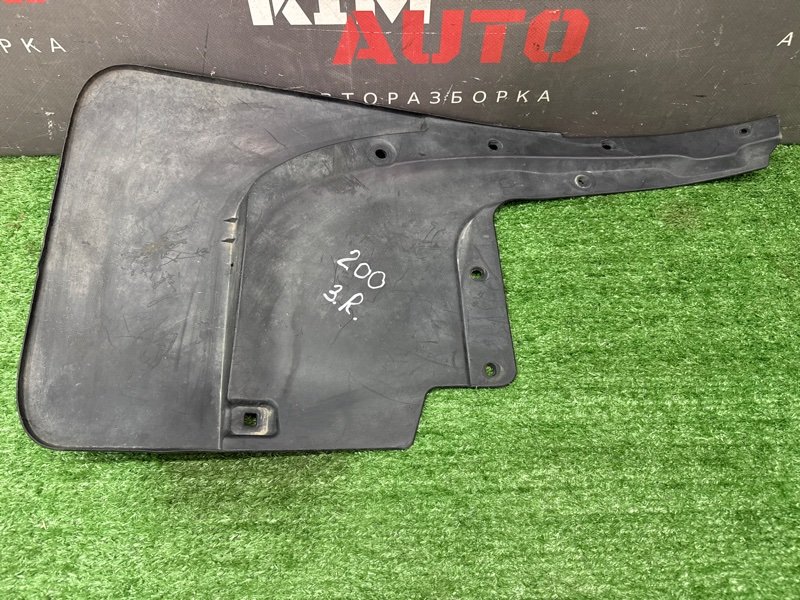 Брызговик Toyota Land Cruiser 200