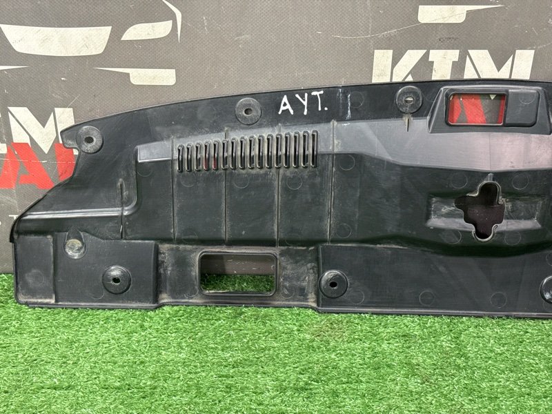 Накладка(кожух) замка капота Mitsubishi Outlander 3