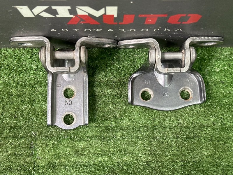 Петли двери Hyundai SantaFe 2
