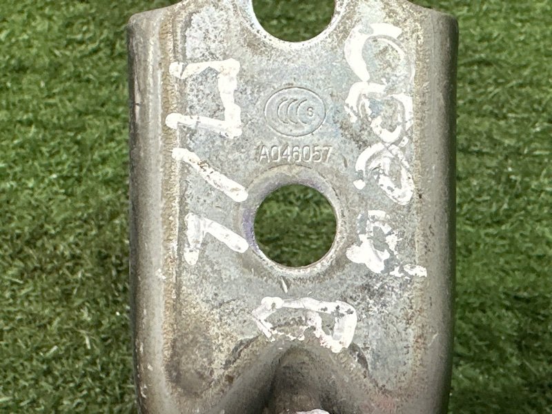 Петли двери Kia Ceed 1