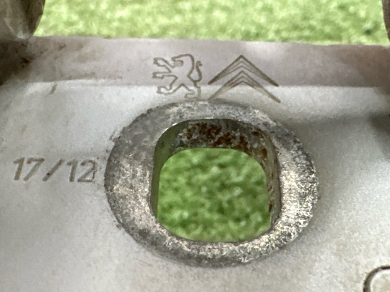 Петли двери Citroen C 4