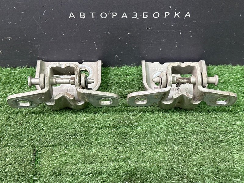 Петли двери Lada Largus