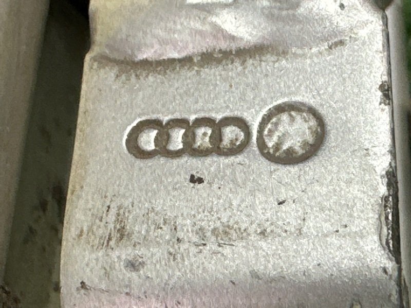 Петли двери Skoda Octavia A4