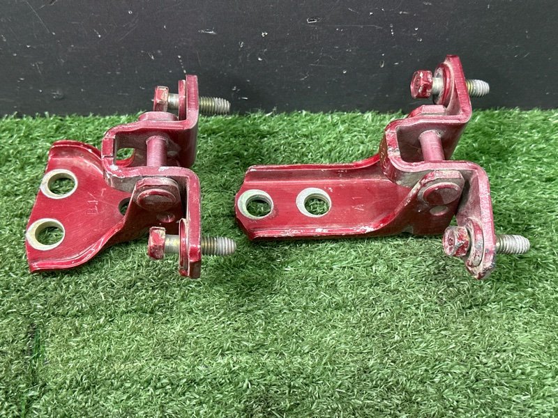 Петли двери Mitsubishi Lancer 9