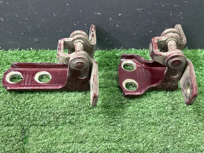 Петли двери Vortex Estina