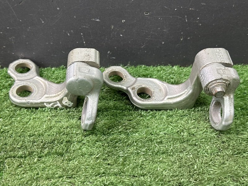 Петли двери Ford Focus 2