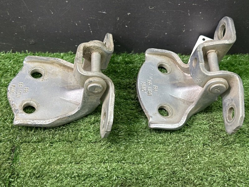 Петли двери Hyundai Accent