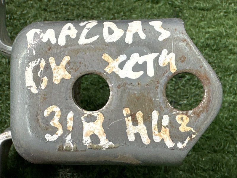 Петли двери Mazda 3 BK