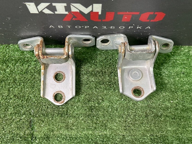 Петли двери Mazda 3 BK