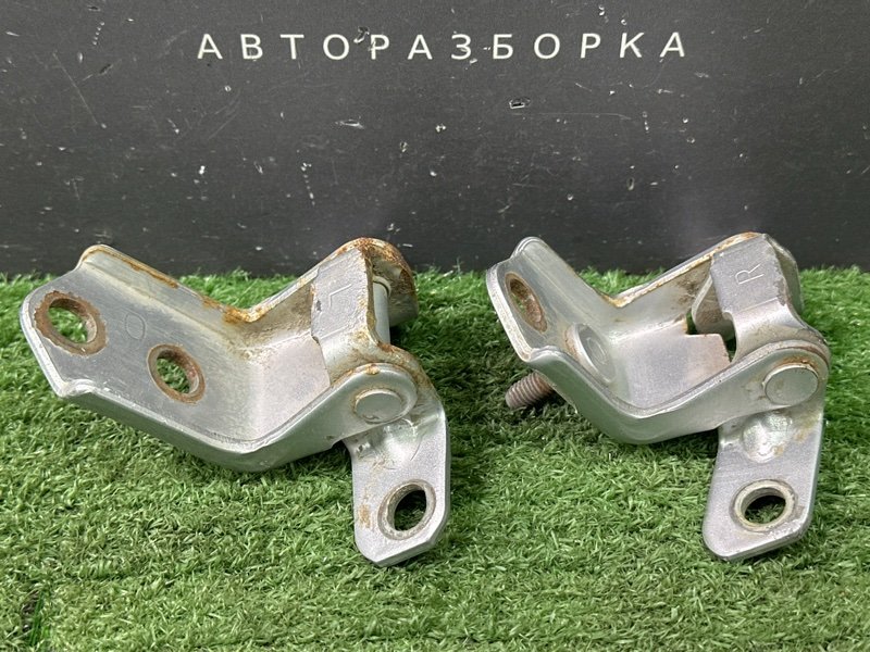 Петли двери Mazda 3 BK