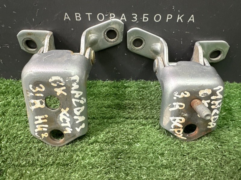 Петли двери Mazda 3 BK