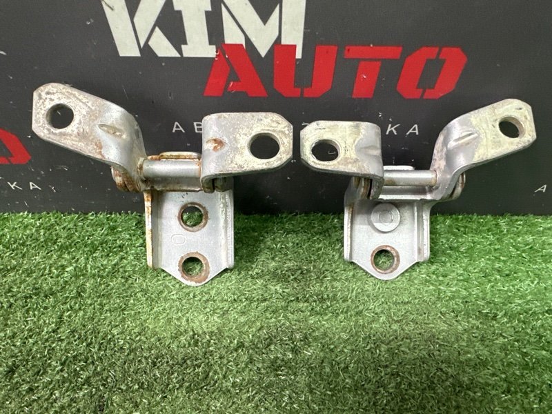 Петли двери Mazda 3 BK