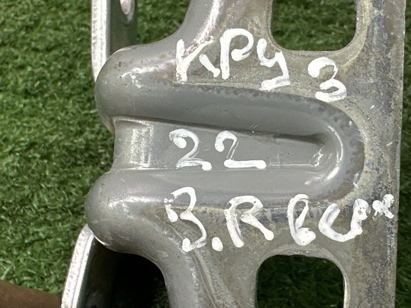 Петли двери Chevrolet Cruze