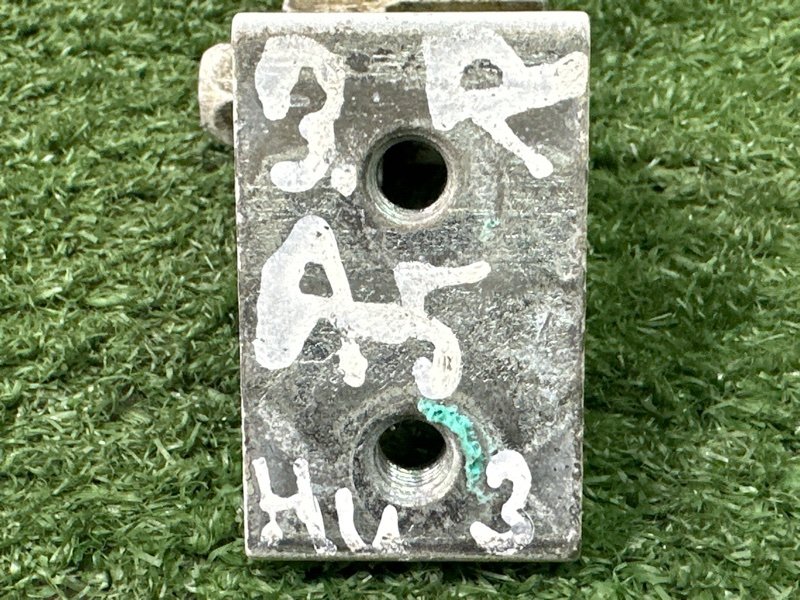 Петли двери Skoda Octavia A5