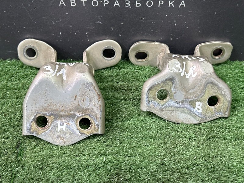 Петли двери Hyundai Accent