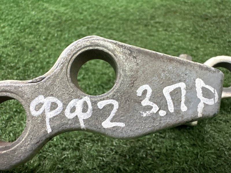 Петли двери Ford Focus 2