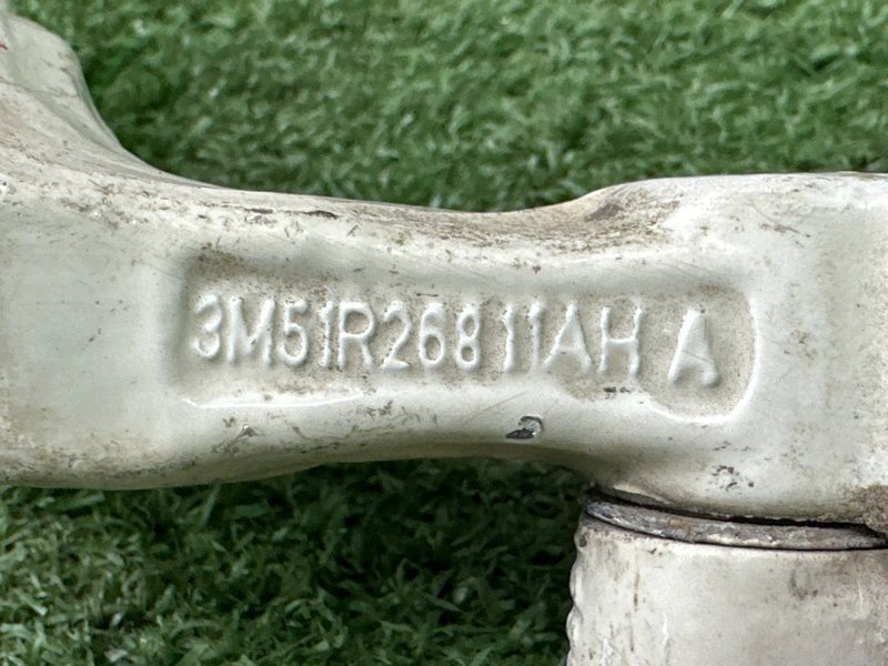 Петли двери Ford Focus 2