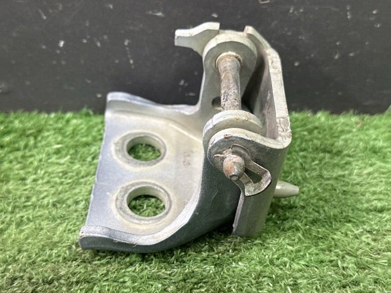 Петля двери Citroen C 4