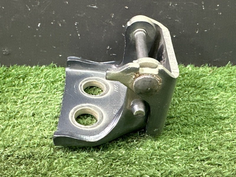 Петля двери Citroen C 4