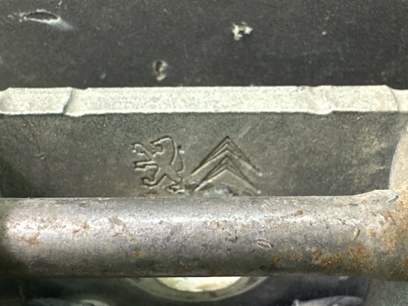 Петля двери Citroen C 4