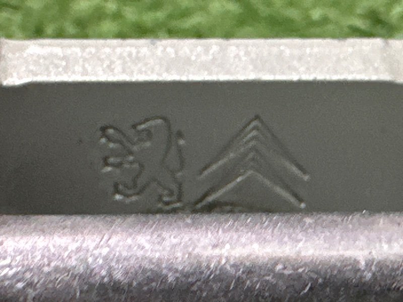 Петли двери Citroen C 4