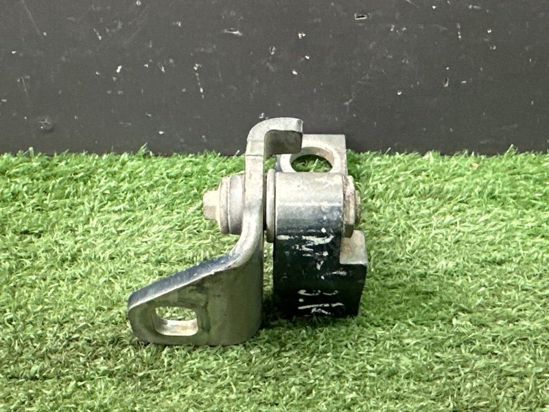 Петля двери Ford Mondeo 4