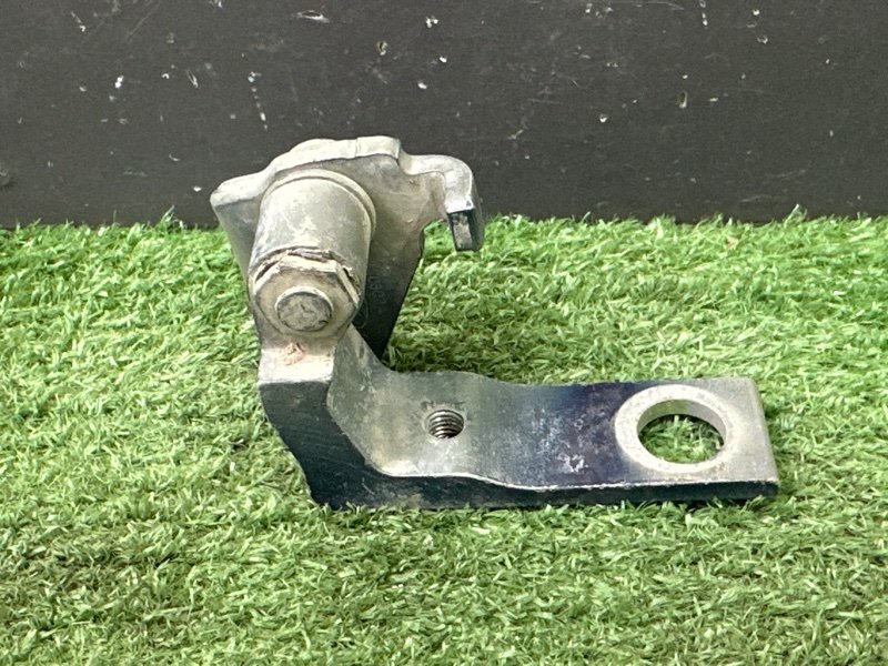 Петля двери Ford Mondeo 4