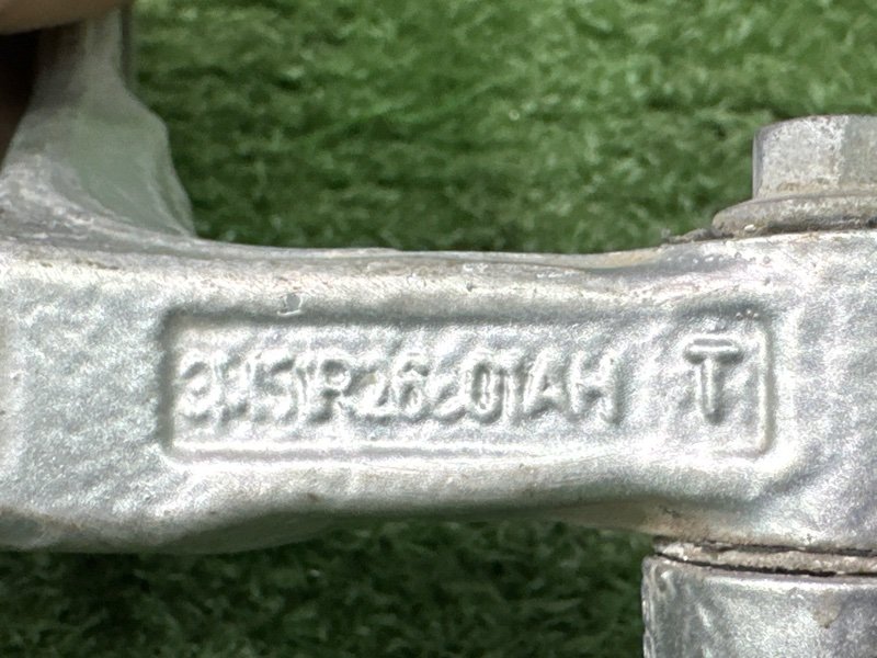 Петли двери Ford Focus 2