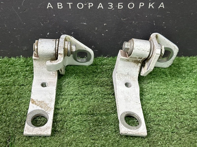 Петли двери Ford Focus 3