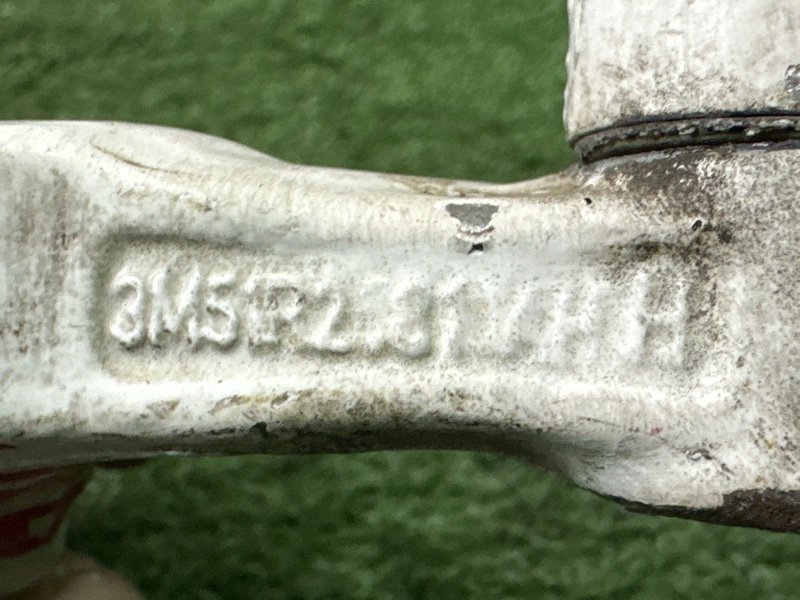 Петли двери Ford Focus 2