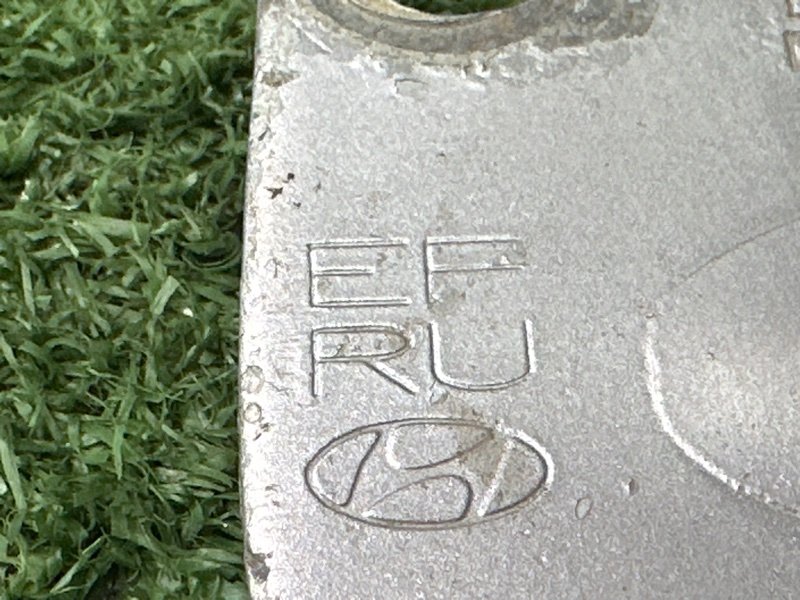 Петли двери Hyundai Sonata 4