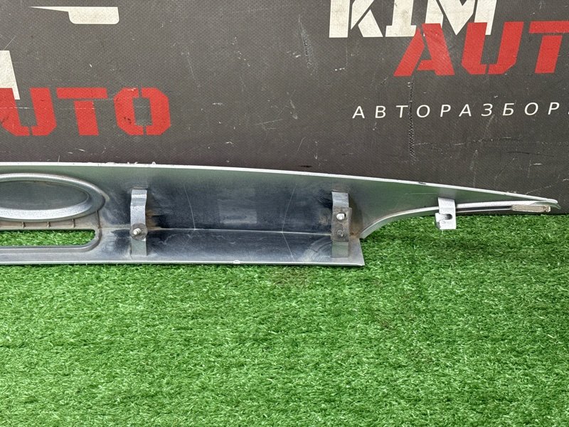 Молдинг крышки багажника Ford Focus