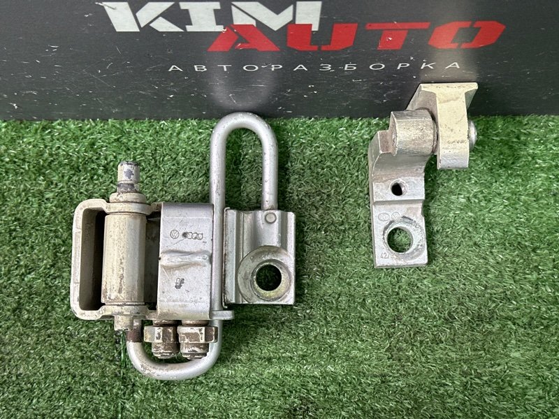 Петли двери Skoda Octavia A4
