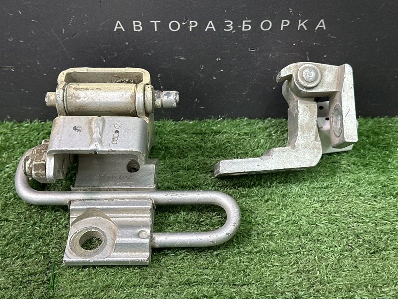 Петли двери Skoda Octavia A4