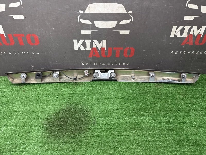 Молдинг крышки багажника Opel Astra H