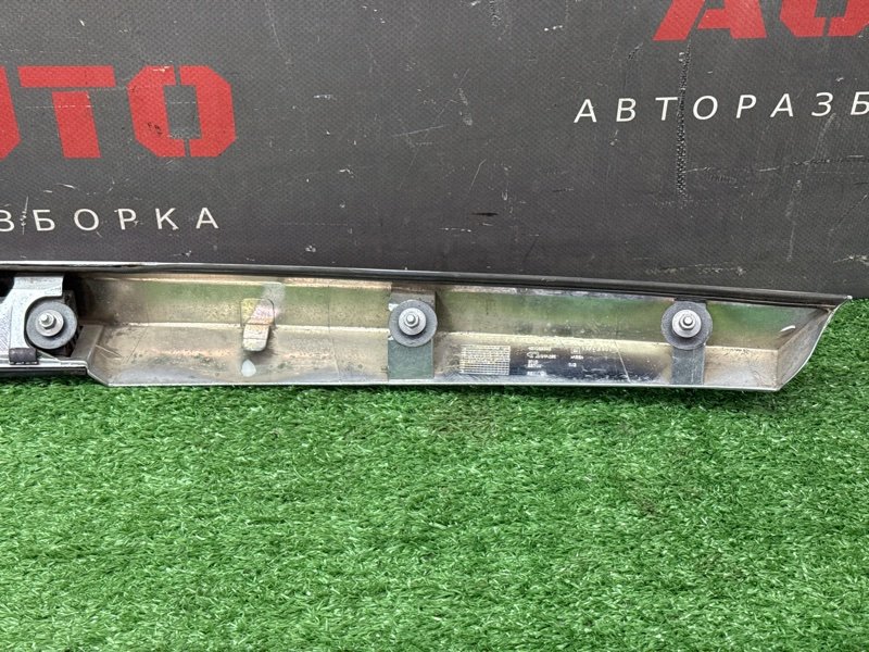 Молдинг крышки багажника Opel Astra H