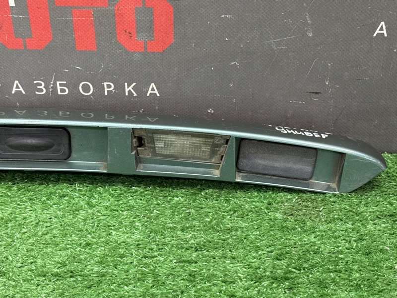 Молдинг крышки багажника Renault Megane