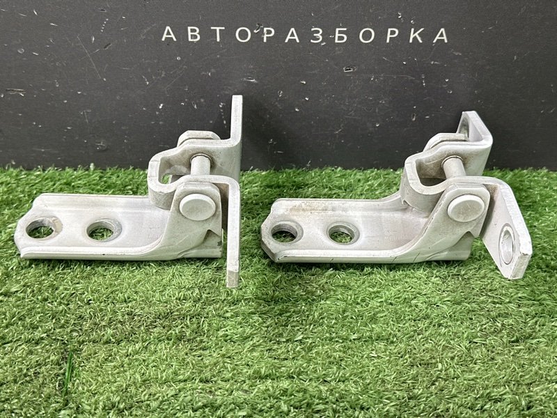 Петли двери Mitsubishi Outlander 3