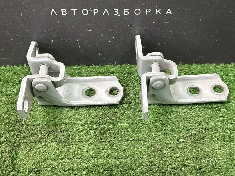 Петли двери Mitsubishi Outlander 3