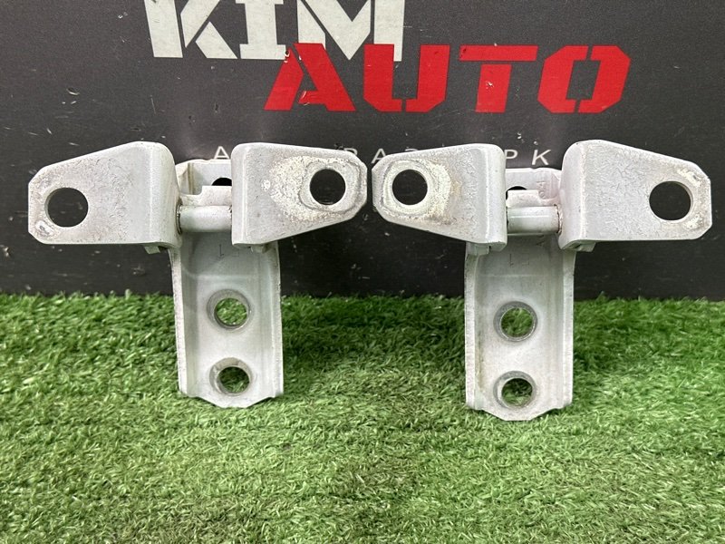 Петли двери Mitsubishi Outlander 3