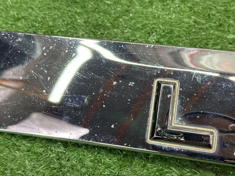 Молдинг крышки багажника Toyota Land Cruiser 200