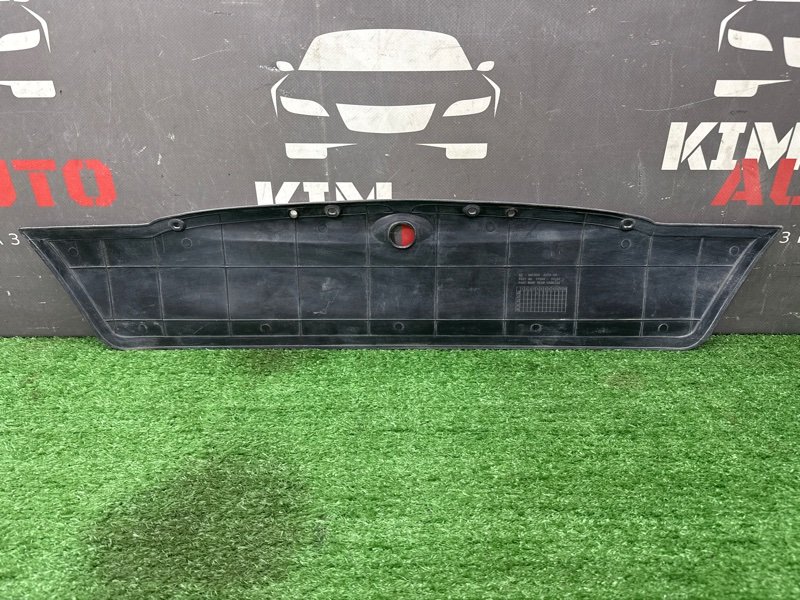 Молдинг крышки багажника Daewoo Nexia