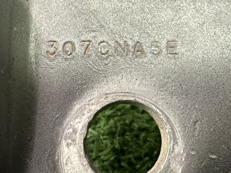 Петли двери Ford Fusion