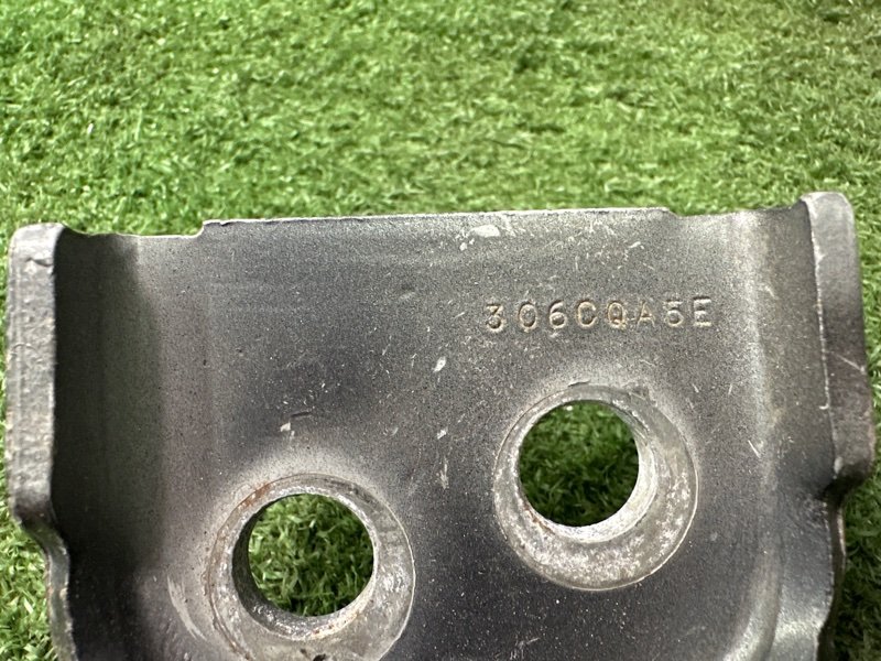 Петли двери Ford Fusion